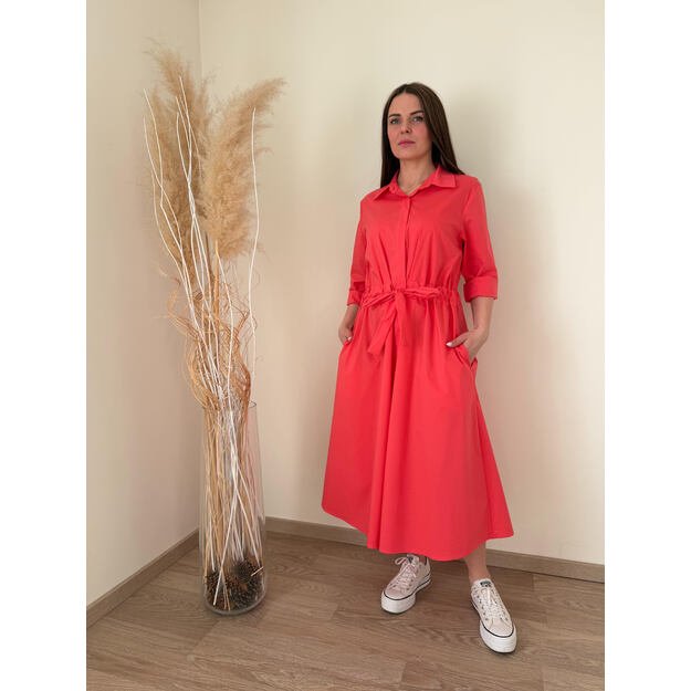 Koralo spalvos suknelė