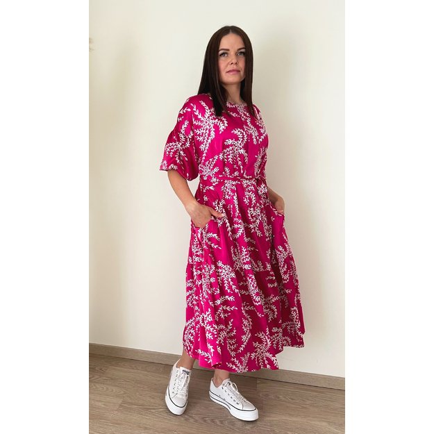 Rožinė laisvo kirpimo suknelė