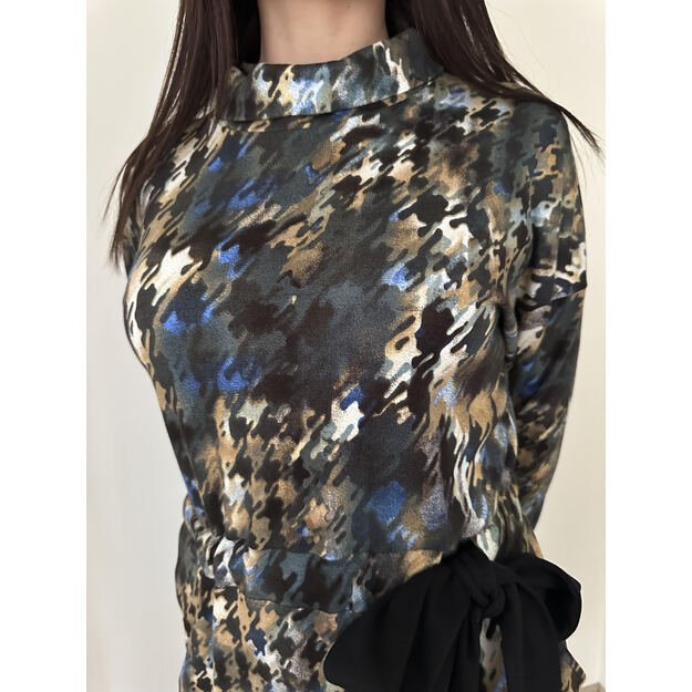 Išskirtinio dizaino suknelė 3