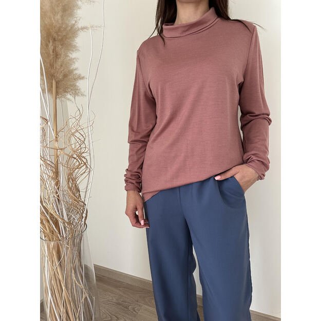 Rausvos spalvos merino vilnos palaidinė 1